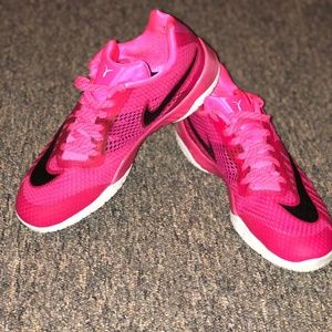 NEW! Nike Hyper Live Breast Cancer Edition